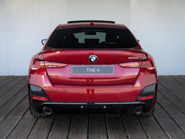 BMW 4-Serie Gran Coupé 420i | M Sportpakket Pro | Driving Assistant | Achteruitrijcamera | Glazen Schuif-/Kanteldak