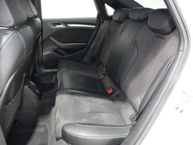 Audi A3 Limousine 1.5 TFSI CoD 150pk S-Tronic Sport S-Line Ed. | Full-LED | Navigatie | Stoelverw. | 19lm 34