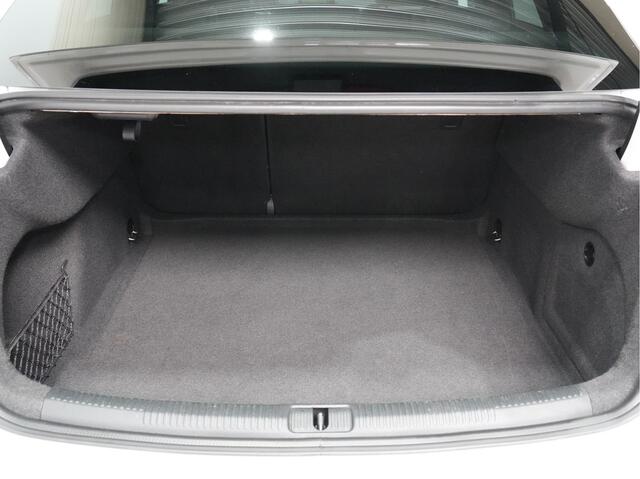 Audi A3 Limousine 1.5 TFSI CoD 150pk S-Tronic Sport S-Line Ed. | Full-LED | Navigatie | Stoelverw. | 19lm 34