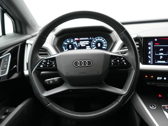 Audi Q4 e-tron 50 quattro Advanced edition 82 kWh 300pk Dealer O.H. | Apple Carplay | Voorstoelen Verwarmd | Navigatie Plus | 19L.M | LED | Cruise Control 