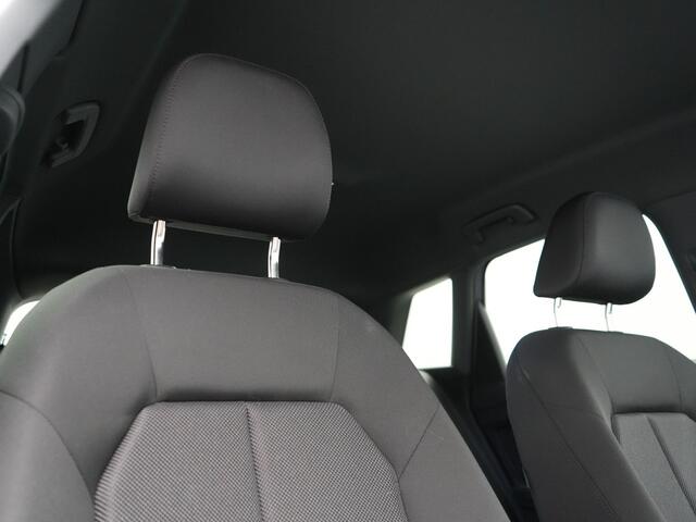 Audi Q4 e-tron 50 quattro Advanced edition 82 kWh 300pk Dealer O.H. | Apple Carplay | Voorstoelen Verwarmd | Navigatie Plus | 19L.M | LED | Cruise Control 