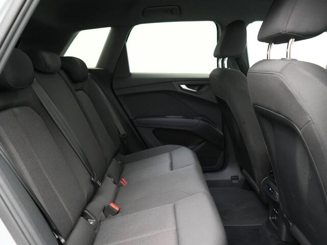 Audi Q4 e-tron 50 quattro Advanced edition 82 kWh 300pk Dealer O.H. | Apple Carplay | Voorstoelen Verwarmd | Navigatie Plus | 19L.M | LED | Cruise Control 