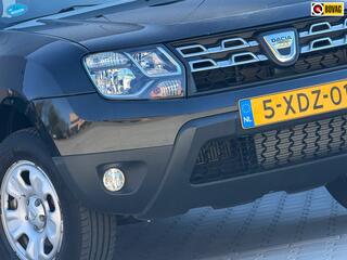 Dacia Duster 1.2 TCe 4x2 Laur�ate - Noir Nacre - Cruise/Trekhaak/Airco