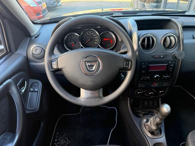 Dacia Duster 1.2 TCe 4x2 Laur�ate - Noir Nacre - Cruise/Trekhaak/Airco
