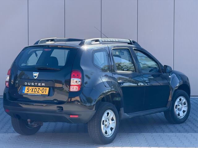 Dacia Duster 1.2 TCe 4x2 Laur�ate - Noir Nacre - Cruise/Trekhaak/Airco