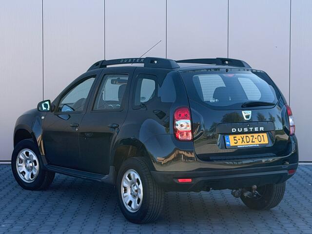 Dacia Duster 1.2 TCe 4x2 Laur�ate - Noir Nacre - Cruise/Trekhaak/Airco