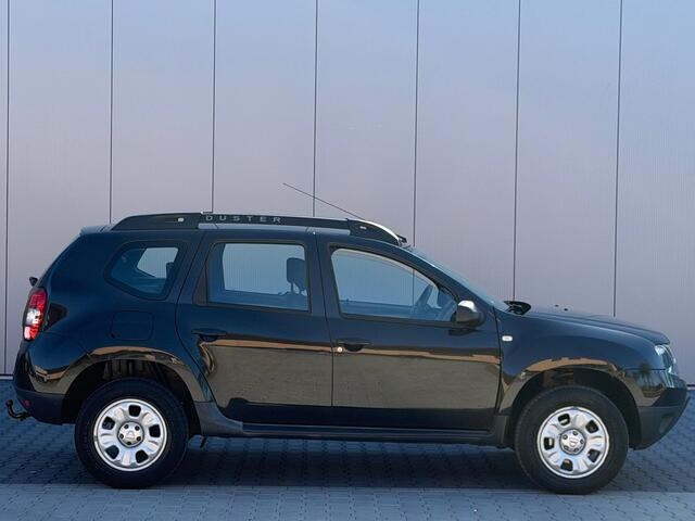 Dacia Duster 1.2 TCe 4x2 Laur�ate - Noir Nacre - Cruise/Trekhaak/Airco