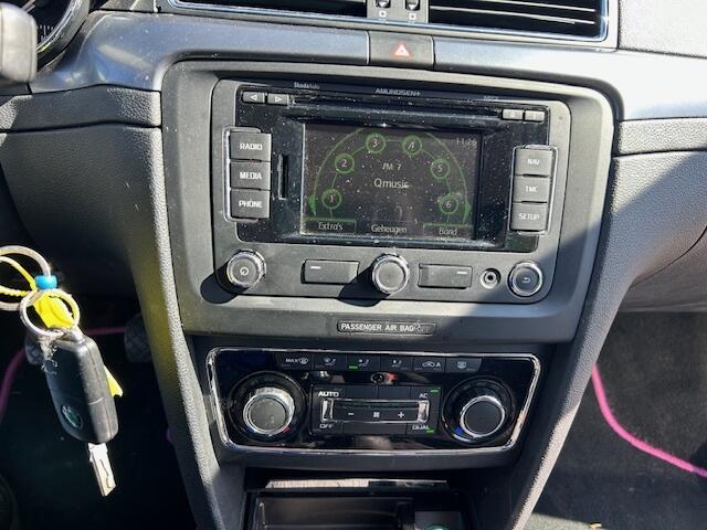Skoda Superb Combi 1.6 TDI 10-2012 e Apk 06-2027 trekhaak keurige auto