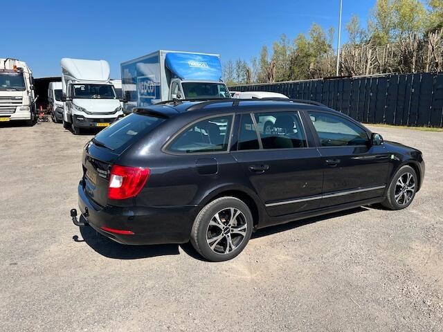 Skoda Superb Combi 1.6 TDI 10-2012 e Apk 06-2027 trekhaak keurige auto