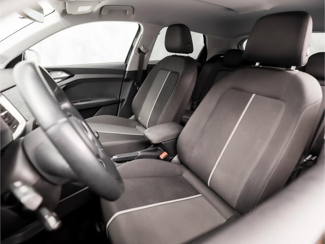 Audi A1 Sportback 25 TFSI Sport APPLE CARPLAY, GROOT NAVI, LANE ASSIST, SPORTSTOELEN, CRUISE, GETINT GLAS, STAAT