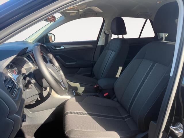 Volkswagen T-ROC 1.5 TSI Sport | Automaat | Apple Carplay/Android Auto | Trekhaak | Navigatie | Climate Control | Cruise Control | DAB | Goed Onderhouden