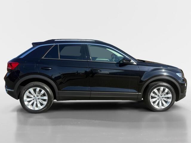 Volkswagen T-ROC 1.5 TSI Sport | Automaat | Apple Carplay/Android Auto | Trekhaak | Navigatie | Climate Control | Cruise Control | DAB | Goed Onderhouden