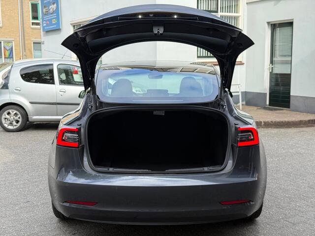 Tesla Model 3 Standard RWD Plus 60 kWh | Trekhaak | SOH 77.7% | Autopilot | Org. NL NAP | BTW |