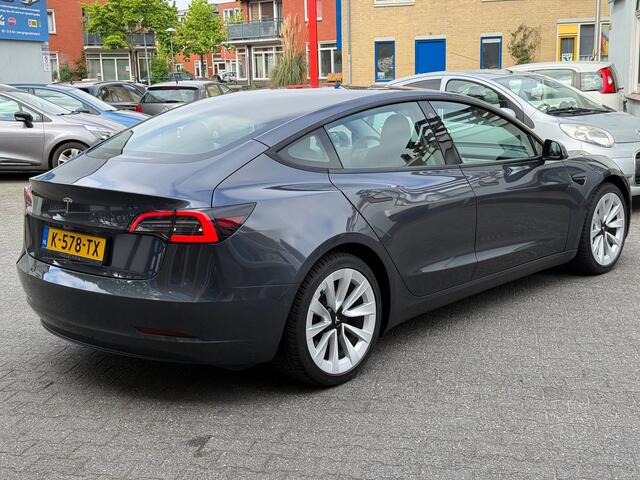 Tesla Model 3 Standard RWD Plus 60 kWh | Trekhaak | SOH 77.7% | Autopilot | Org. NL NAP | BTW |