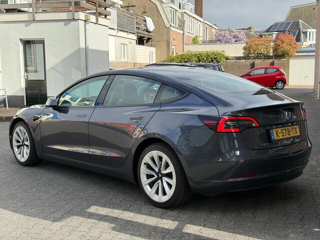 Tesla Model 3 Standard RWD Plus 60 kWh | Trekhaak | SOH 77.7% | Autopilot | Org. NL NAP | BTW |