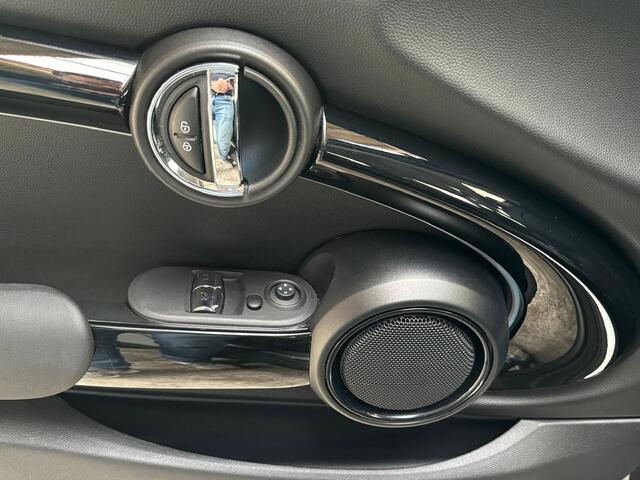 Mini Electric Classic 33 kWh | Apple Carplay | Parkeersensoren achter | NL auto | 1e eigenaar | BTW |