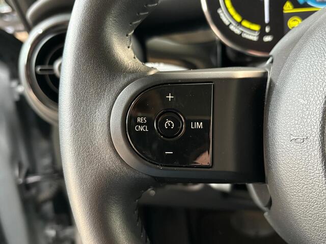Mini Electric Classic 33 kWh | Apple Carplay | Parkeersensoren achter | NL auto | 1e eigenaar | BTW |