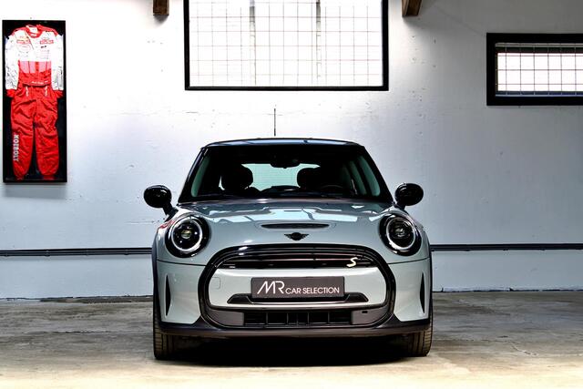 Mini Electric Classic 33 kWh | Apple Carplay | Parkeersensoren achter | NL auto | 1e eigenaar | BTW |