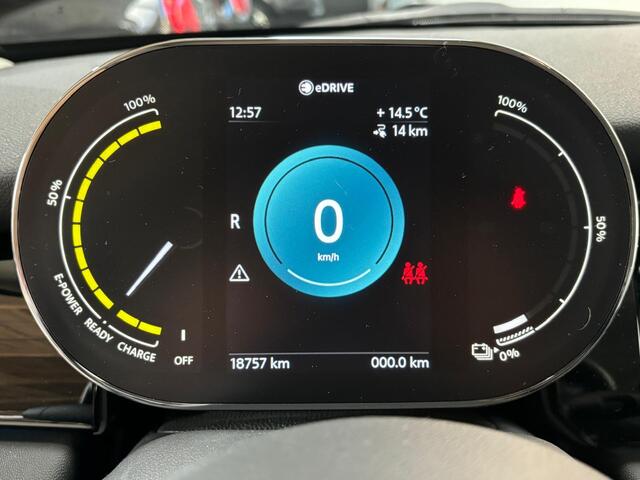 Mini Electric Classic 33 kWh | Apple Carplay | Parkeersensoren achter | NL auto | 1e eigenaar | BTW |