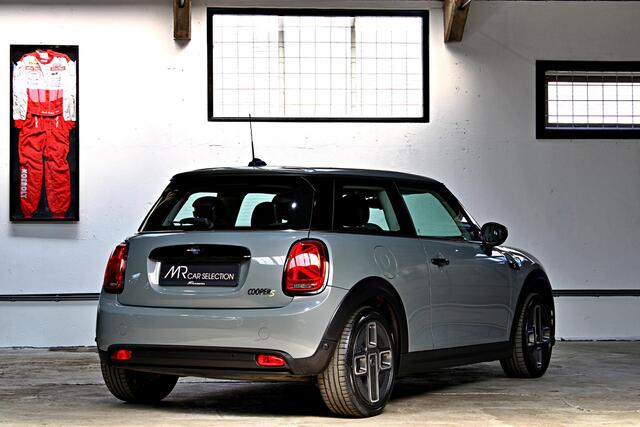 Mini Electric Classic 33 kWh | Apple Carplay | Parkeersensoren achter | NL auto | 1e eigenaar | BTW |