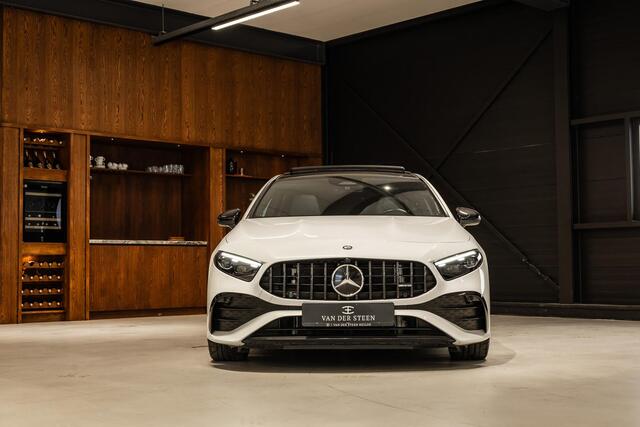 Mercedes-Benz A-Klasse AMG 35 4MATIC Burmester | Pano | 1e eigenaar