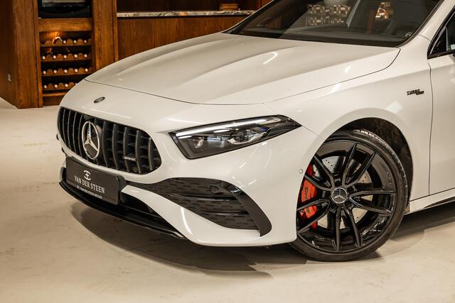 Mercedes-Benz A-Klasse AMG 35 4MATIC Burmester | Pano | 1e eigenaar