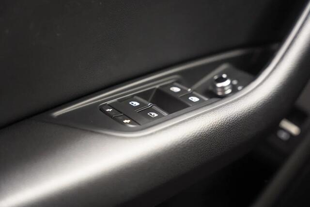 Audi A5 SPORTBACK 35 TFSI Sport S-Line edition Aut. [ LED Navi Stoelverwarming Half-leder ]