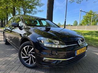 Volkswagen Golf VII