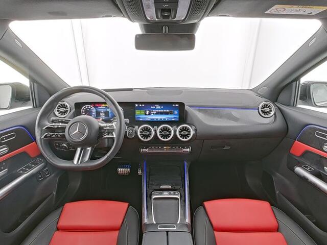 Mercedes-Benz GLA-Klasse 250 e AMG Plug-In Hybride | Pepper Red Leder | Distronic  |Memory | 360 gr Camera | Head up Displ. | Stuur En stoelverwarming | Inclusief 2