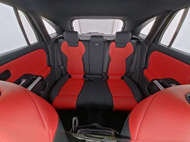 Mercedes-Benz GLA-Klasse 250 e AMG Plug-In Hybride | Pepper Red Leder | Distronic  |Memory | 360 gr Camera | Head up Displ. | Stuur En stoelverwarming | Inclusief 2