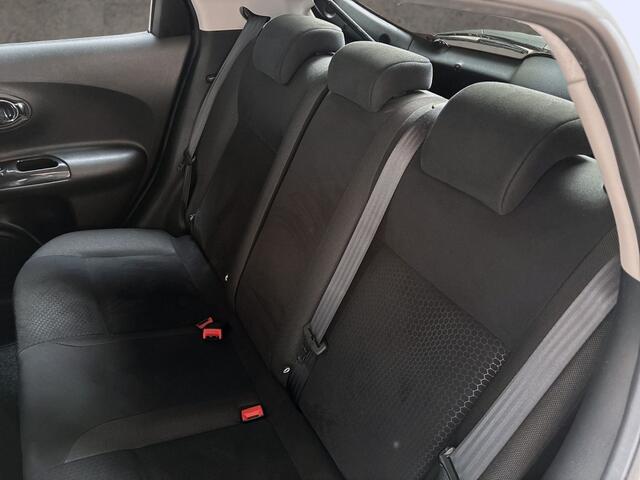 Nissan Juke 1.6 Sport Black&White Automaat NAVIGATIE, CLIMATE, CAMERA, SPORTSTOELEN, GETINT GLAS, CRUISE, STAAT