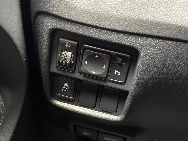 Nissan Juke 1.6 Sport Black&White Automaat NAVIGATIE, CLIMATE, CAMERA, SPORTSTOELEN, GETINT GLAS, CRUISE, STAAT