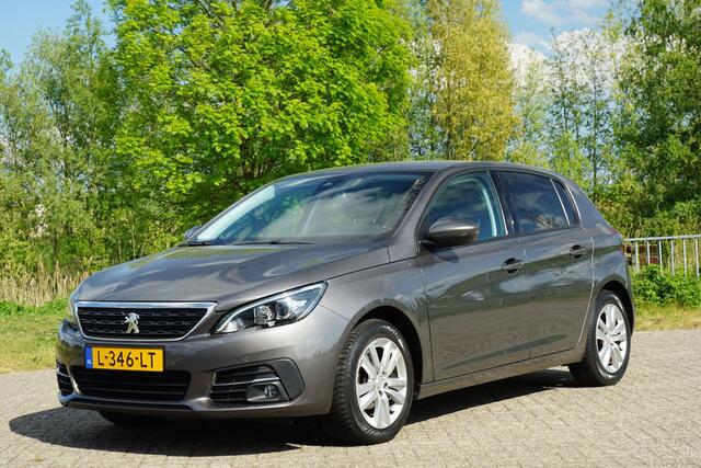 Peugeot 308 1.2 PureTech Blue Lease | Platinum Grey Metallic | AppleCarplay/Cruise/LED/Navi/Trekhaak - staat