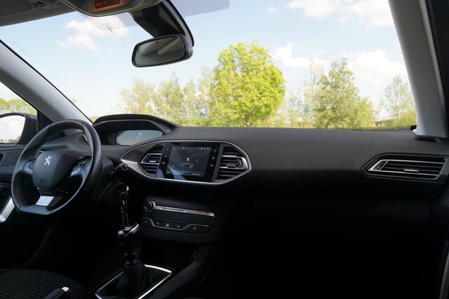 Peugeot 308 1.2 PureTech Blue Lease | Platinum Grey Metallic | AppleCarplay/Cruise/LED/Navi/Trekhaak - staat