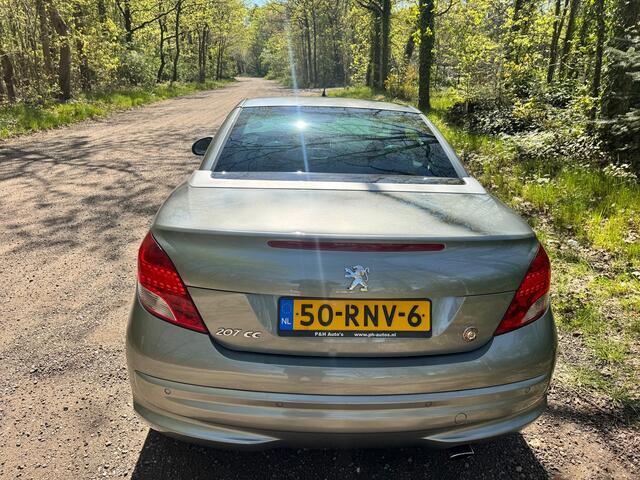 Peugeot 207 CC 1.6 VTi Roland Garros