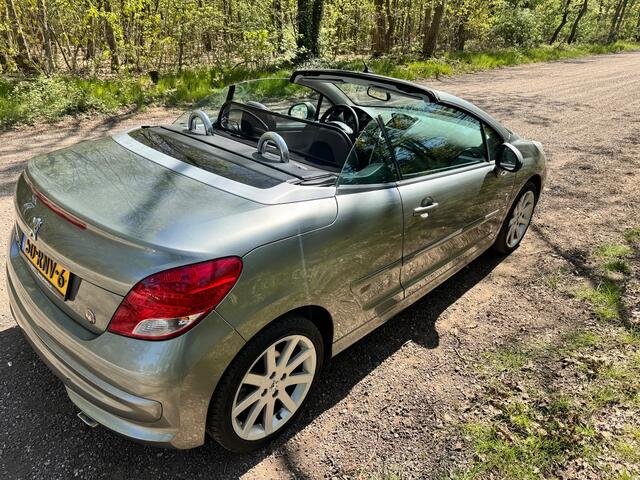 Peugeot 207 CC 1.6 VTi Roland Garros