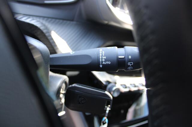 Peugeot 2008 1.2 T 100 Allure