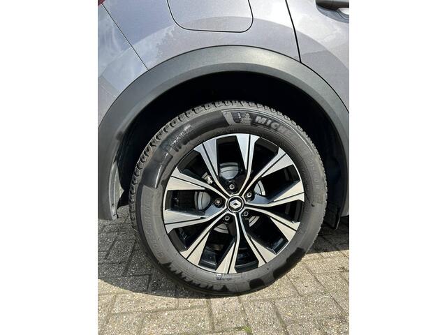 Renault Captur 1.6 E-Tech full hybrid 145 techno |