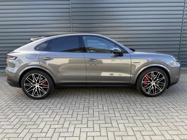 Porsche Cayenne Coup� 3.0 S E-Hybrid 520 Pk Achterasbesturing/22 inch/stoelkoeling/Pano