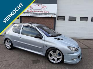 PEUGEOT 206 1.4-16V Gentry Prem./NAP/dak/Apk-nw/sportuitlaat met afstand!!!