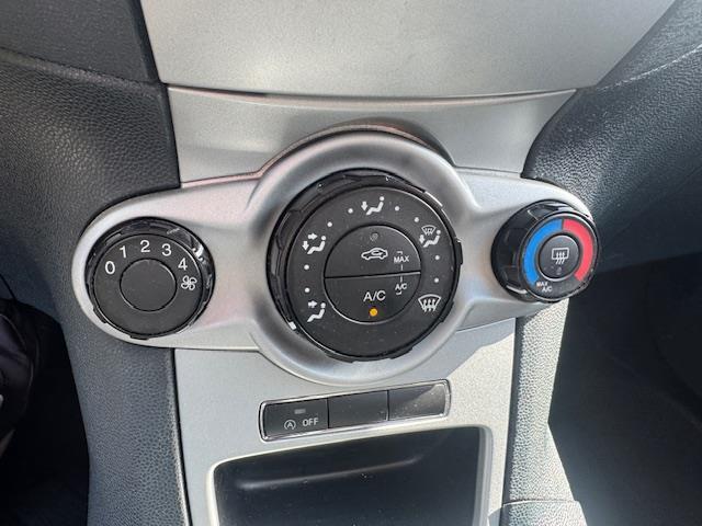 Ford Fiesta 1.6 TDCi ECOnetic Titanium, '12, airco, trekhaak, jaar apk 