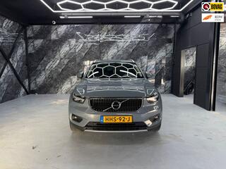 VOLVO XC40 2.0 T4 AWD Momentum Pro