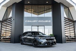 BMW M5 5-serie Touring - M Performance Pakket | Panorama | B&W | Carbon | Elek. Trekhaak | 360 Camera