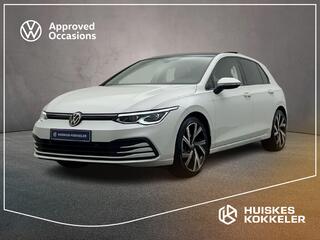 VOLKSWAGEN GOLF Life Business 1.0 eTSI 110pk DSG Automaat Panoramadak, Adaptive cruise control, Achteruitrijcamera, Navigatie, LED koplampen, Stoelverwarming