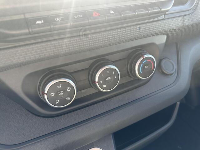 Renault Trafic 2.0 dCi 130 T30 L2H1 Work Edition | TREKHAAK | PARKEERSENSOREN | CRUISE CONTROL | AIRCONDITIONING | APPLE CARPLAY