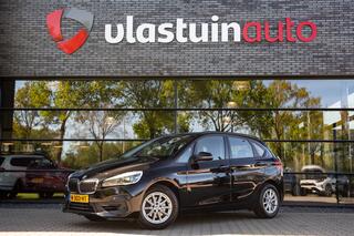 BMW 2-SERIE Active Tourer 218i High Executive , Trekhaak, Navigatie, Stoelverwarming,