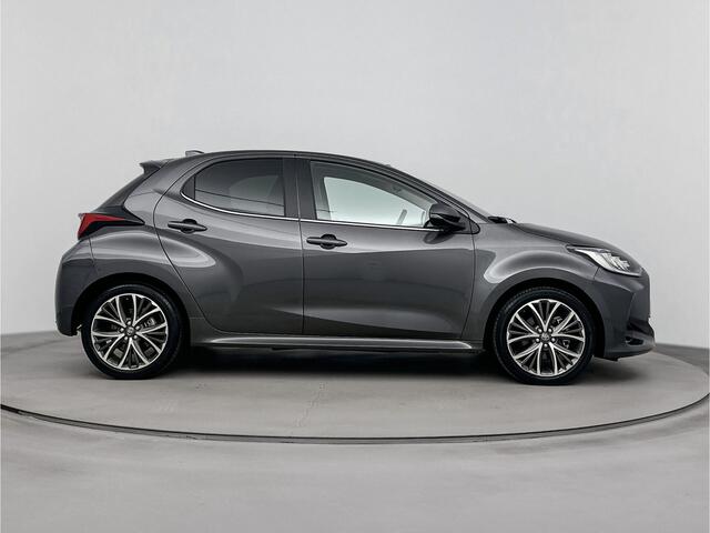 Toyota Yaris 1.5 Hybrid Executive Panoramadak | Stoelverwarming | Dodehoek Detectie 