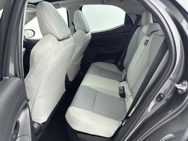Toyota Yaris 1.5 Hybrid Executive Panoramadak | Stoelverwarming | Dodehoek Detectie 