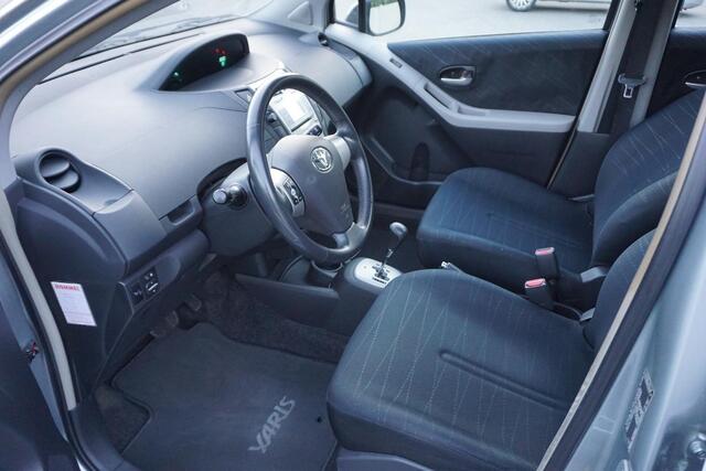 Toyota Yaris 1.3 VVTi Luna Automaat met lage km stand