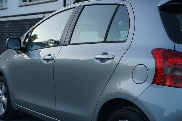 Toyota Yaris 1.3 VVTi Luna Automaat met lage km stand
